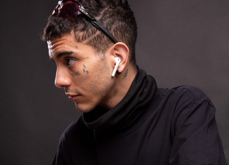 Sidoka lança “QM ME PROTEGE TÁ SEM DORMIR” mergulhando em fé, vivência e estética